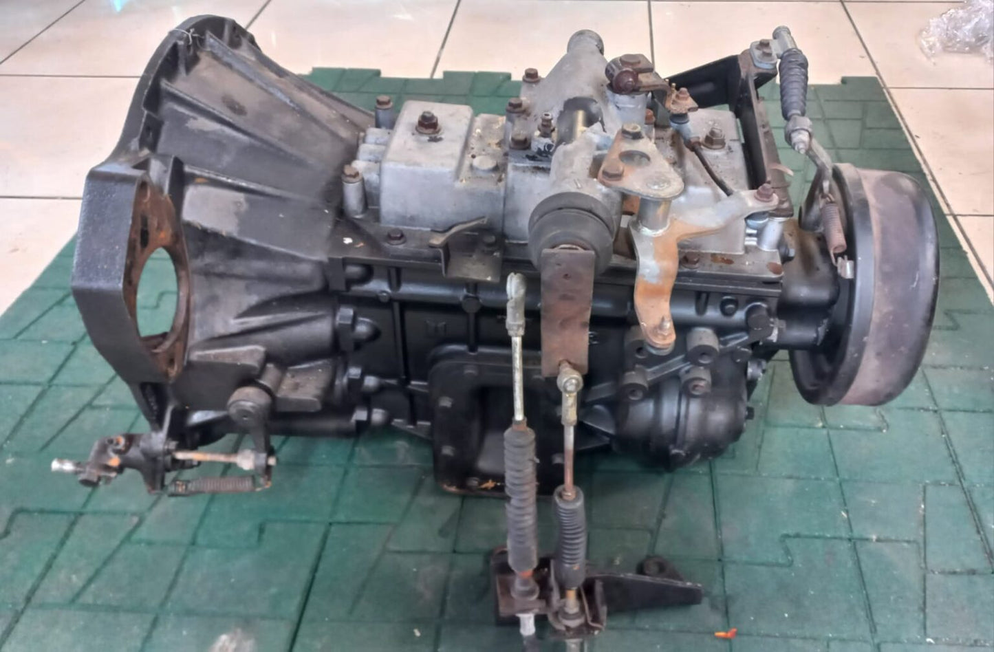 Isuzu NPR Manual 5 Speed Gearbox (4HK1)